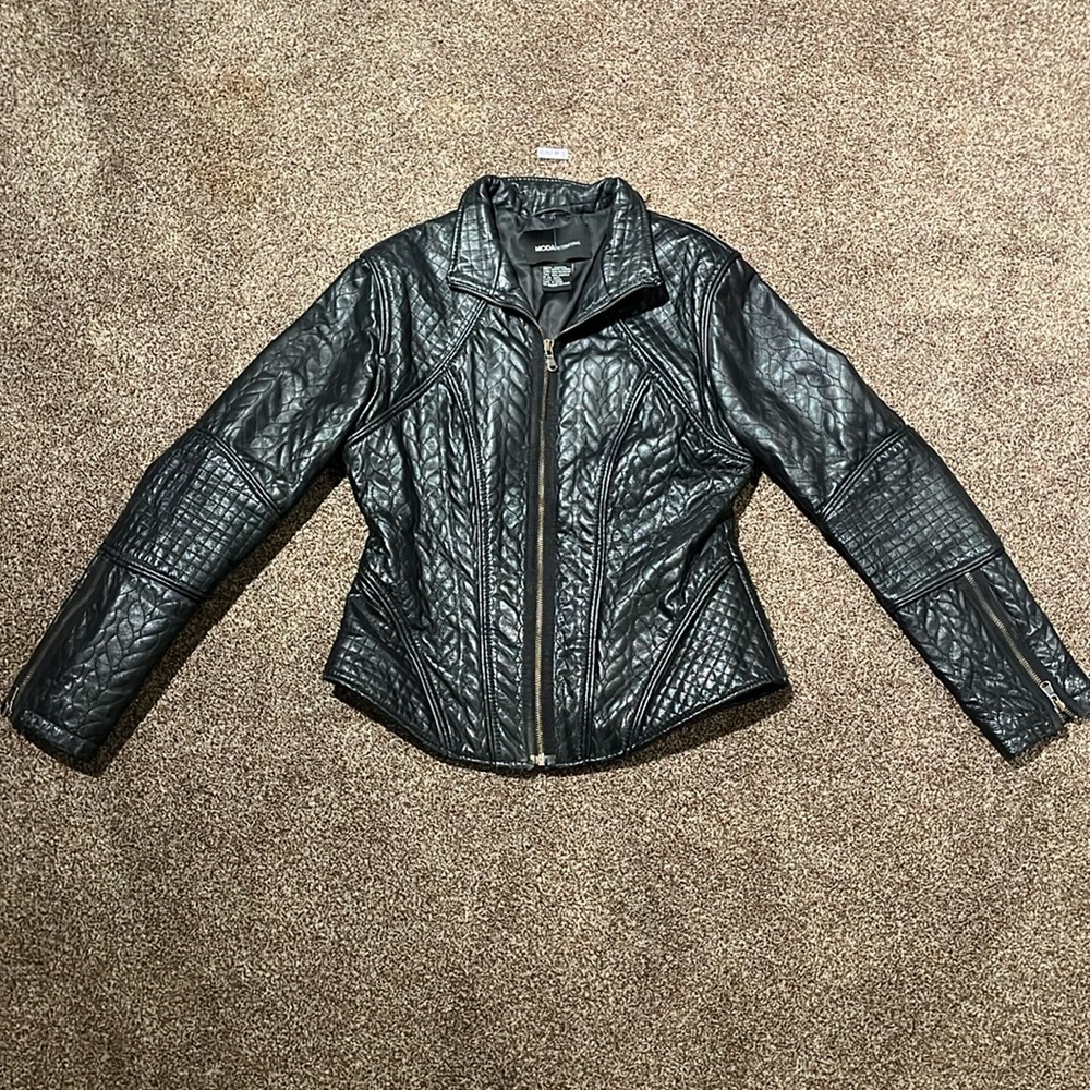 Small Moda International leather jacket. Good used condition